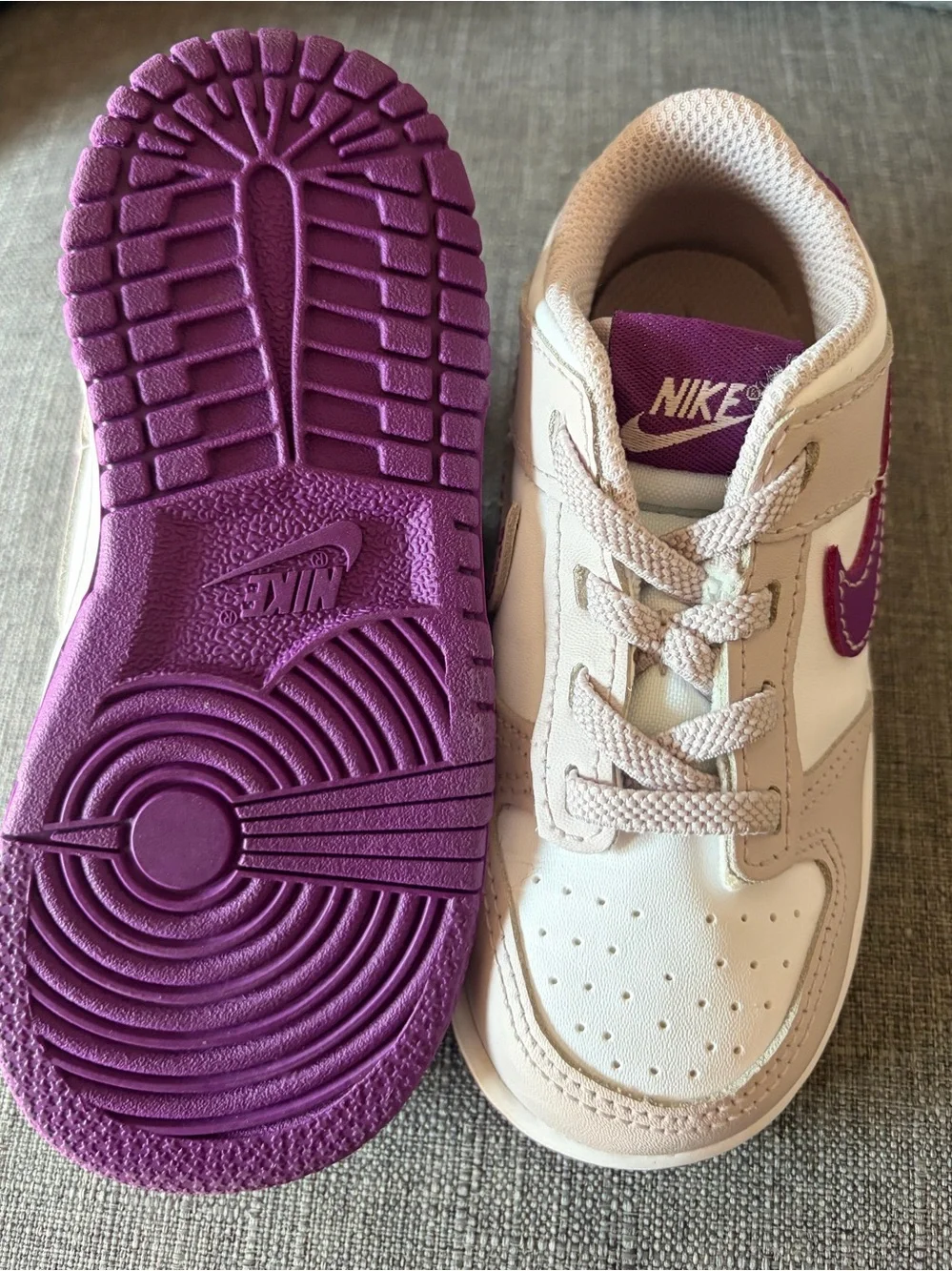 Nike Kids Low-Top Sneakers in Cream & Purple Accents